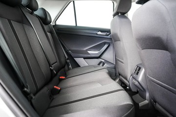 https://vehicle-cdn.autoleague.cloud/17009_11019246_15.jpg
