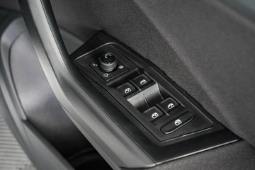 https://vehicle-cdn.autoleague.cloud/17009_11019246_17.jpg