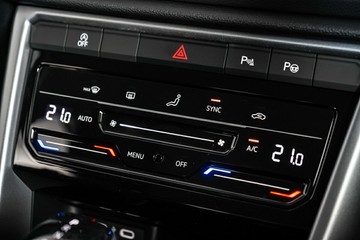 https://vehicle-cdn.autoleague.cloud/17009_11019246_19.jpg
