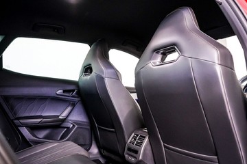 https://vehicle-cdn.autoleague.cloud/17009_11019248_12.jpg