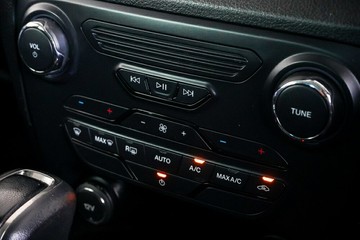 https://vehicle-cdn.autoleague.cloud/17009_11019249_22.jpg