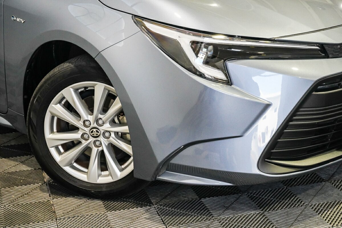 Toyota Corolla image 2