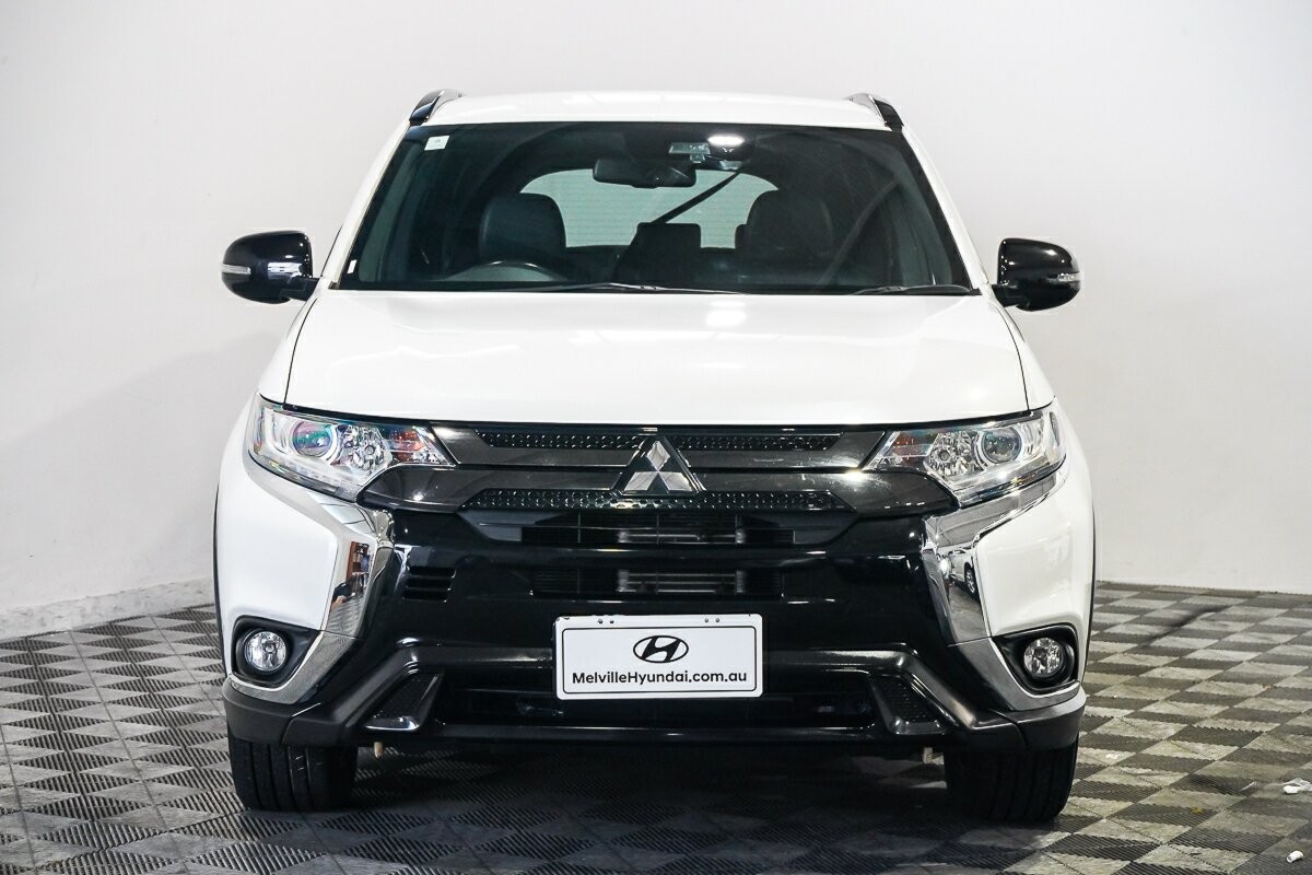 Mitsubishi Outlander image 3