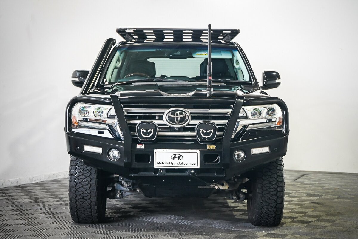 Toyota Landcruiser image 3
