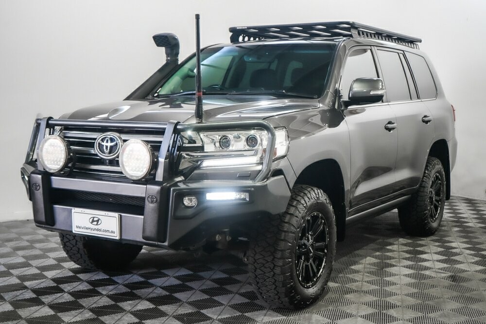 Toyota Landcruiser image 4