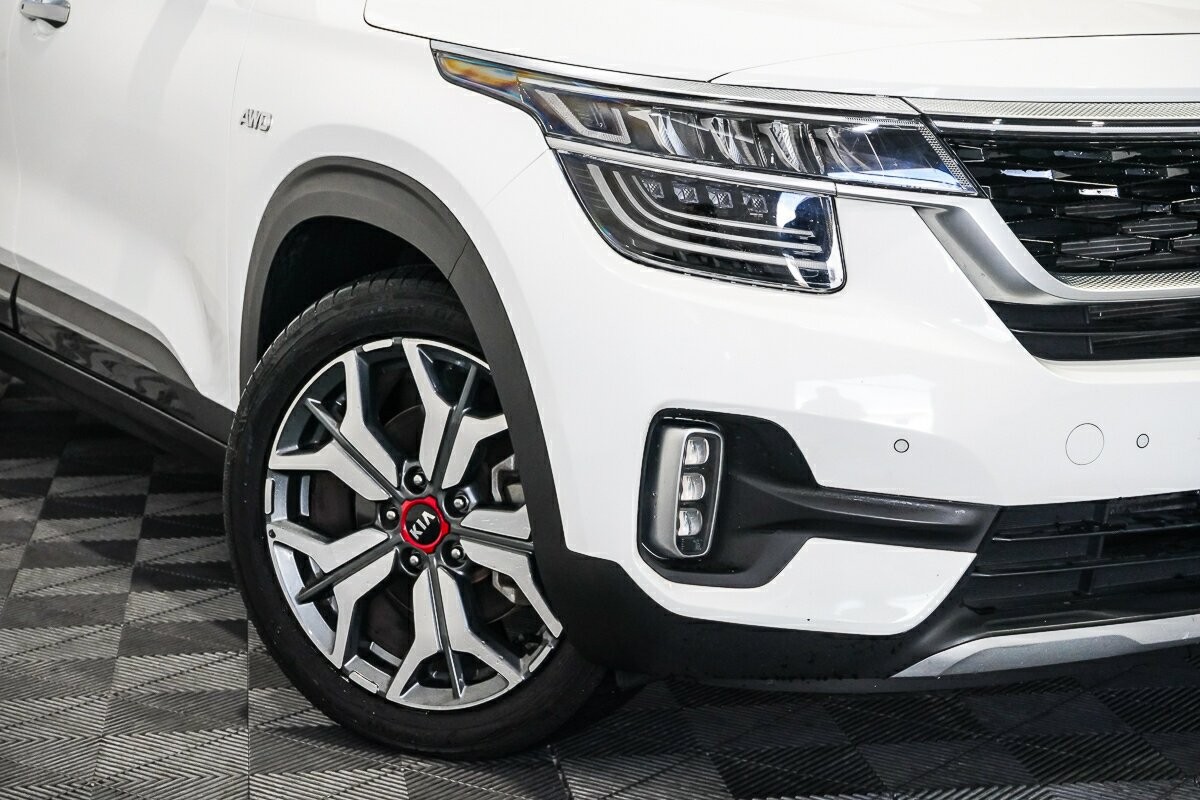 Kia Seltos image 2