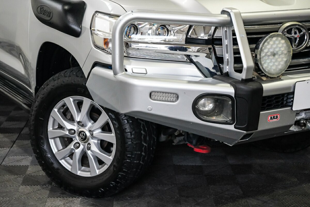 Toyota Landcruiser image 2