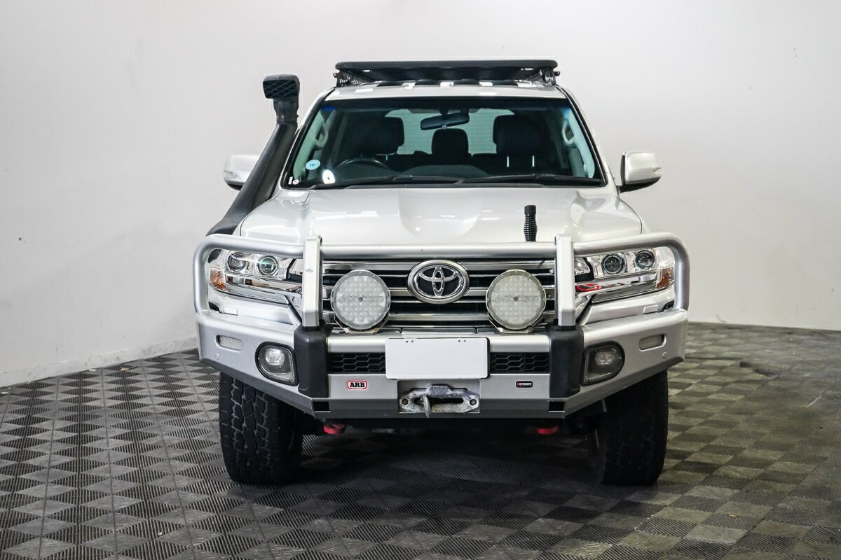 Toyota Landcruiser image 3