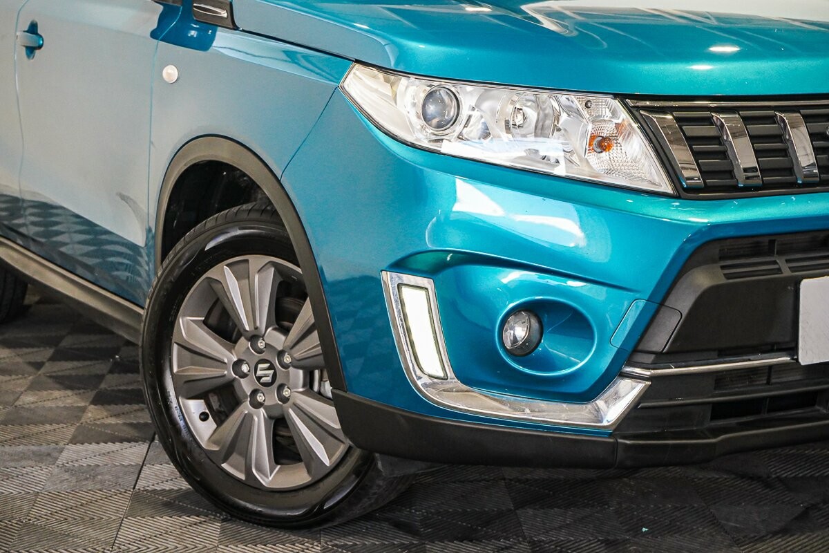 Suzuki Vitara image 2
