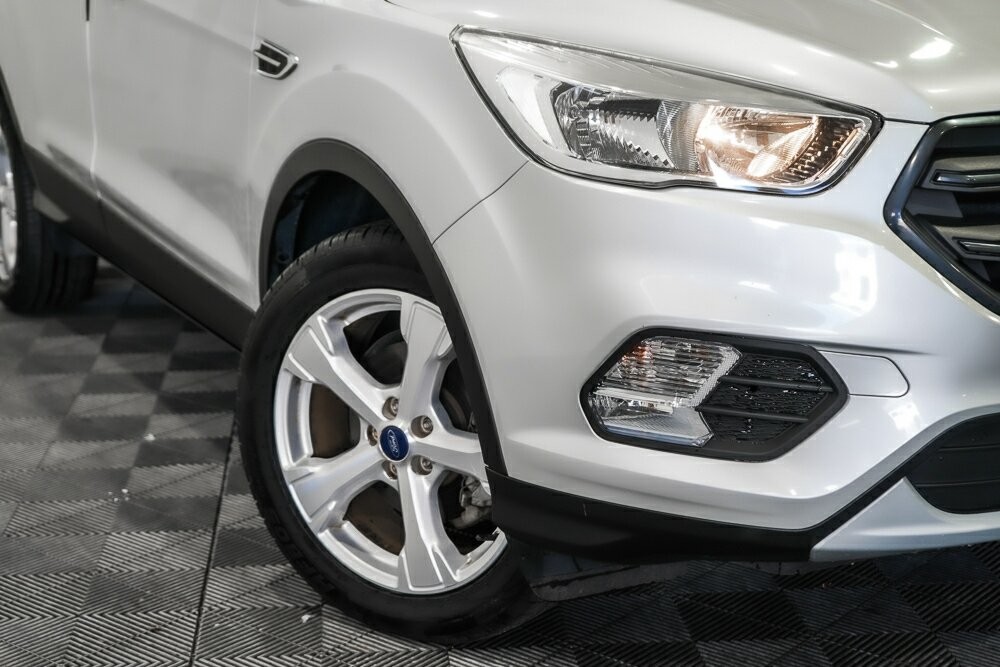 Ford Escape image 2