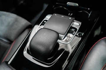 https://vehicle-cdn.autoleague.cloud/17009_11019409_18.jpg