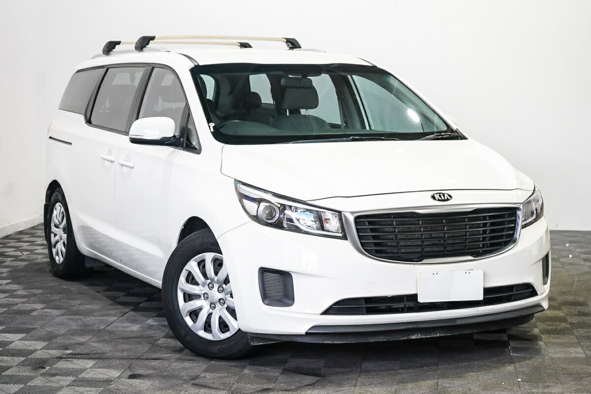 Kia Carnival image 1