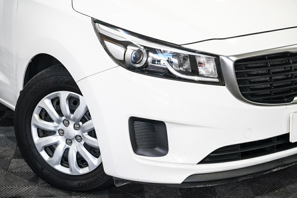 Kia Carnival image 2