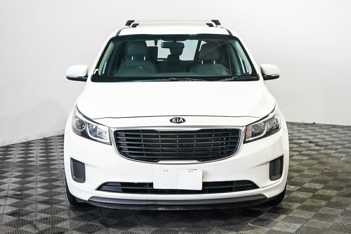 Kia Carnival image 3