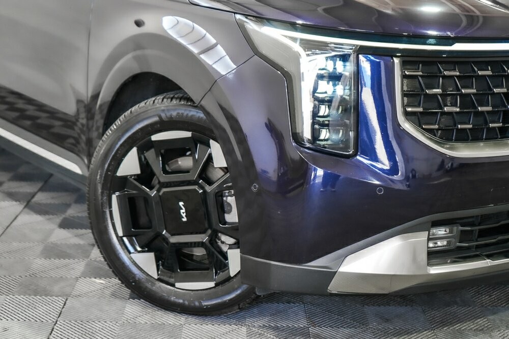 Kia Carnival image 2