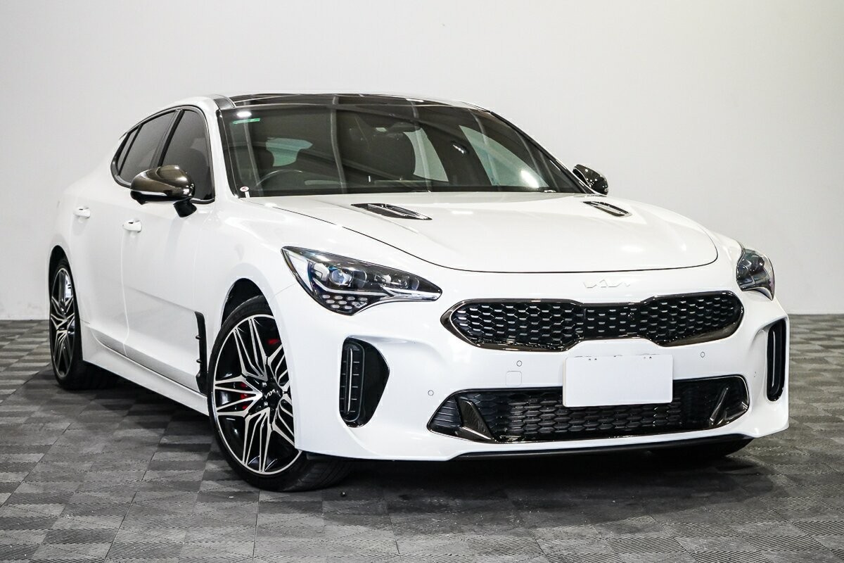 Kia Stinger image 1