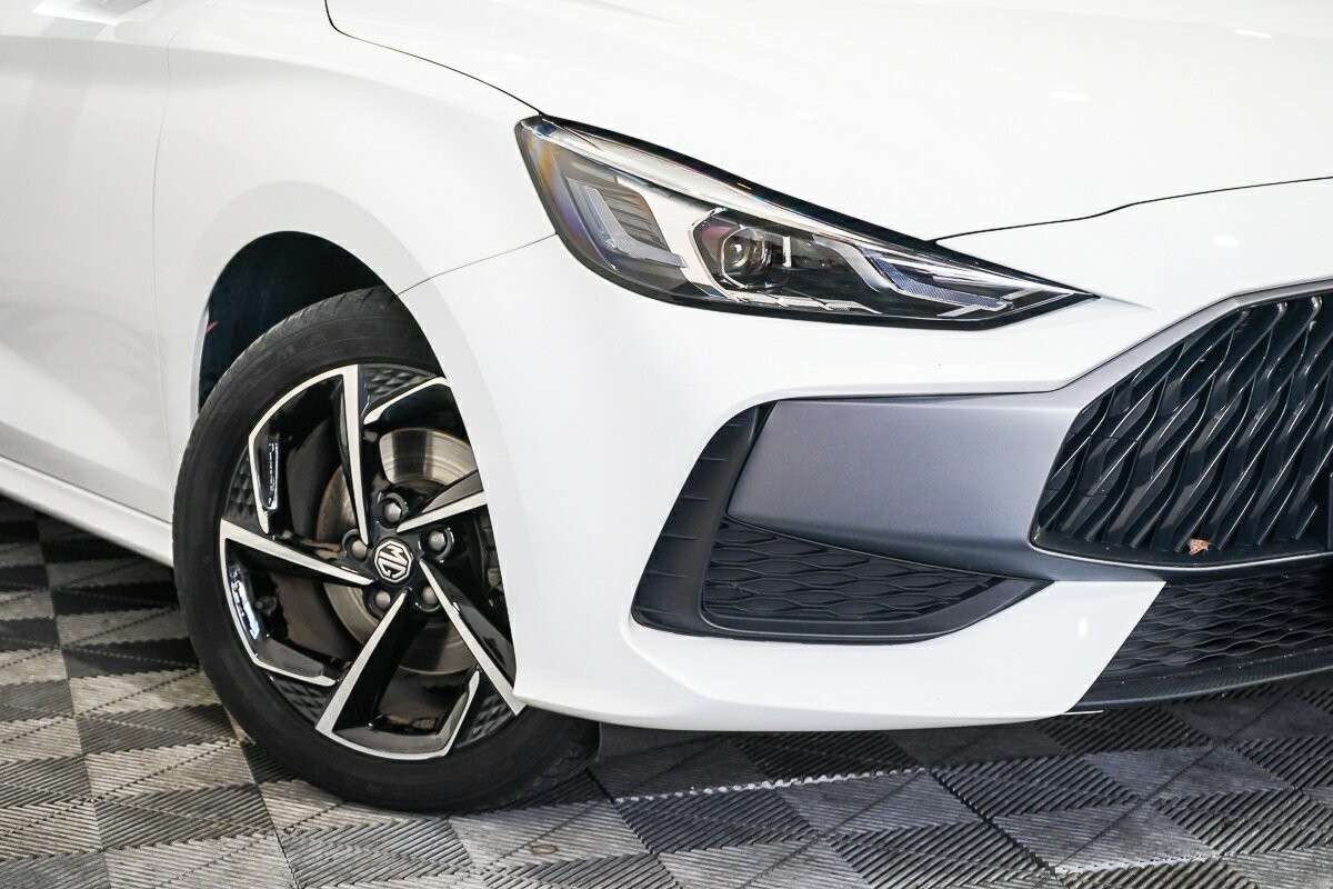 MG Mg5 image 2