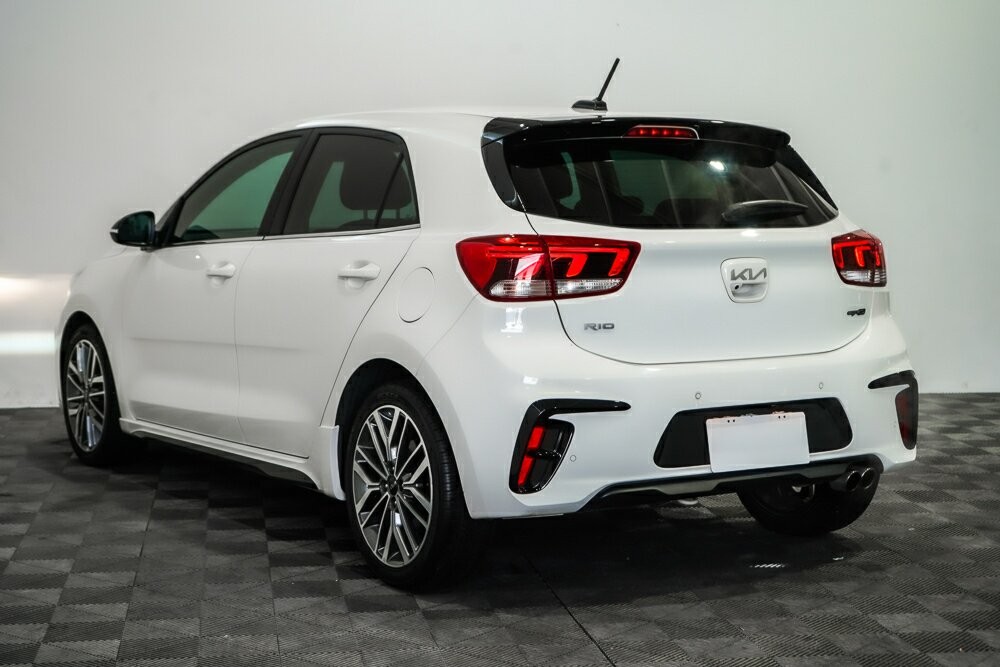 Kia Rio image 4