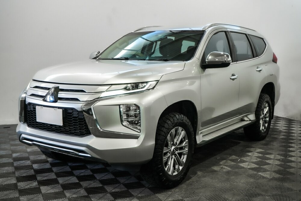 Mitsubishi Pajero Sport image 4