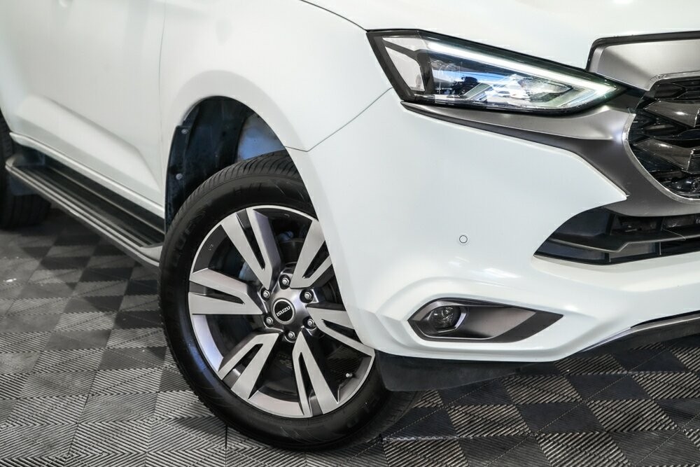 Isuzu Mu-x image 2