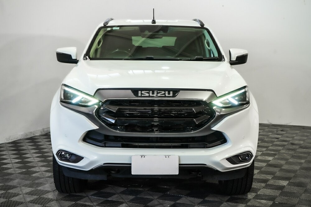 Isuzu Mu-x image 3