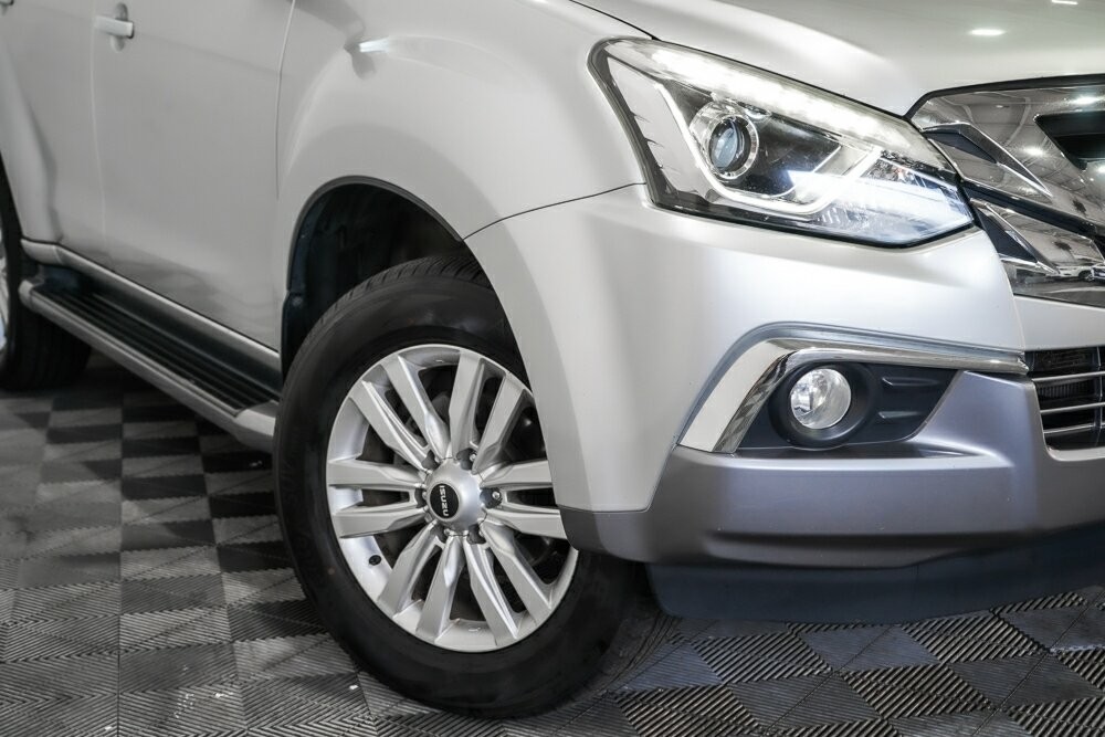 Isuzu Mu-x image 2
