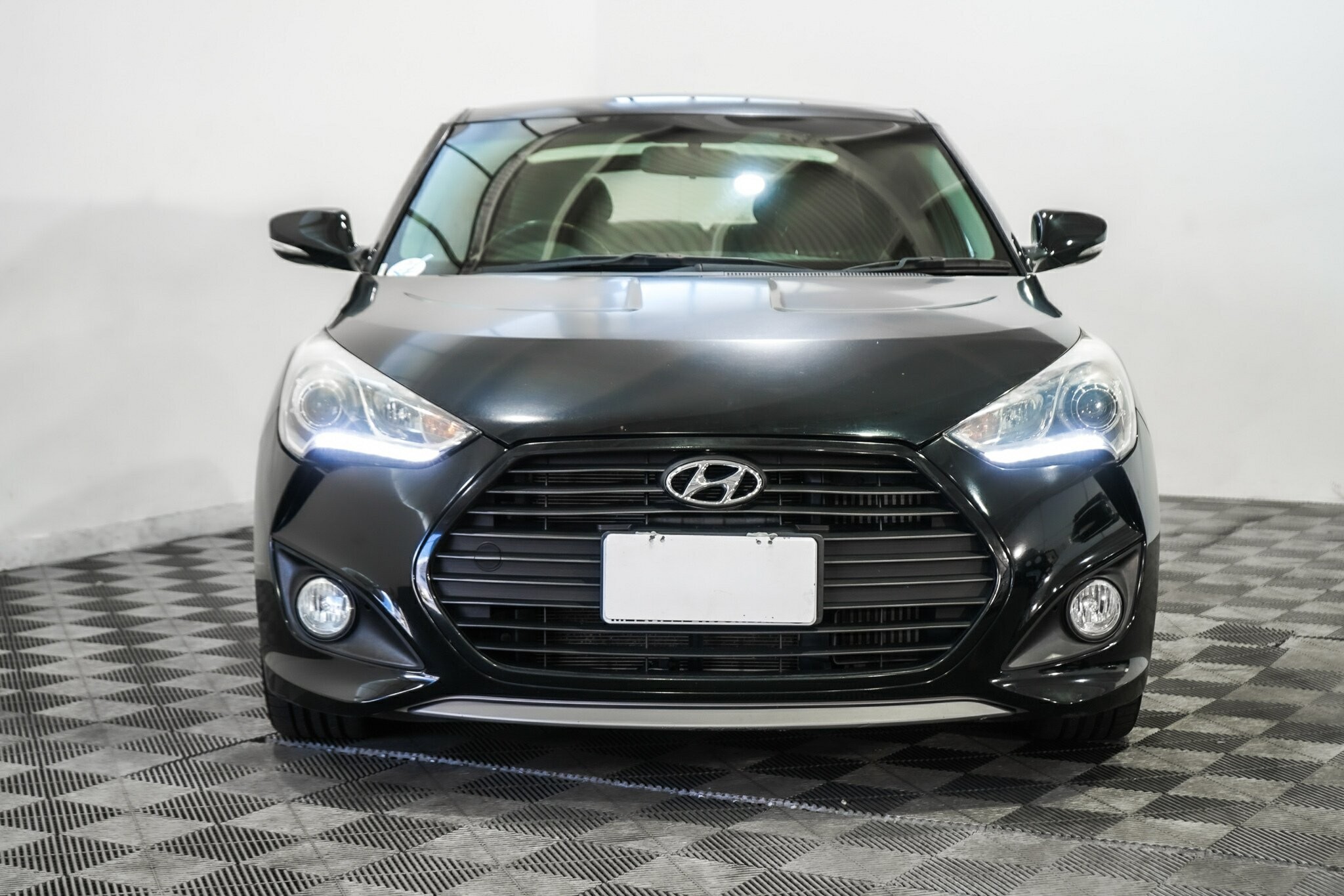 Hyundai Veloster image 2