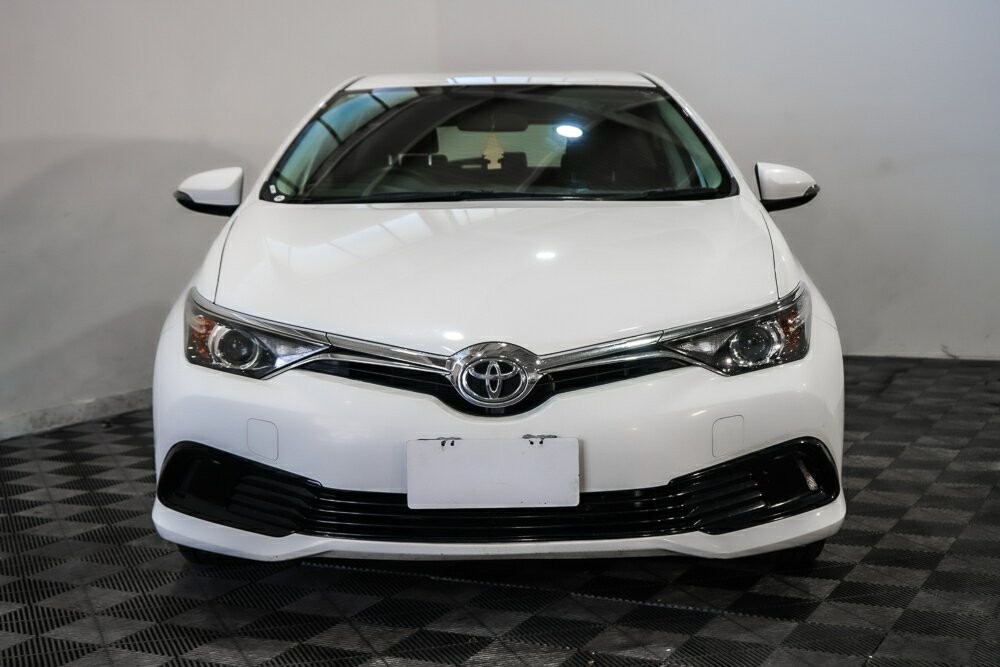 Toyota Corolla image 3
