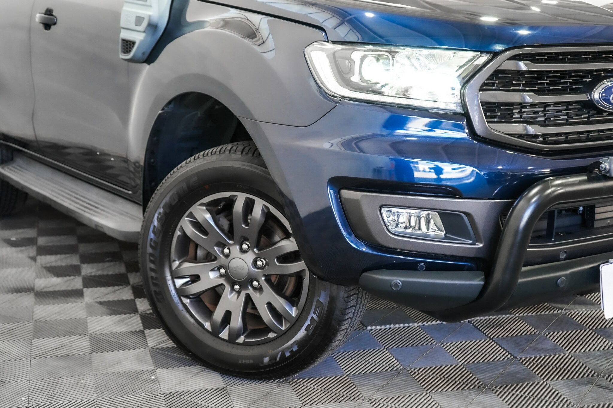 Ford Everest image 2