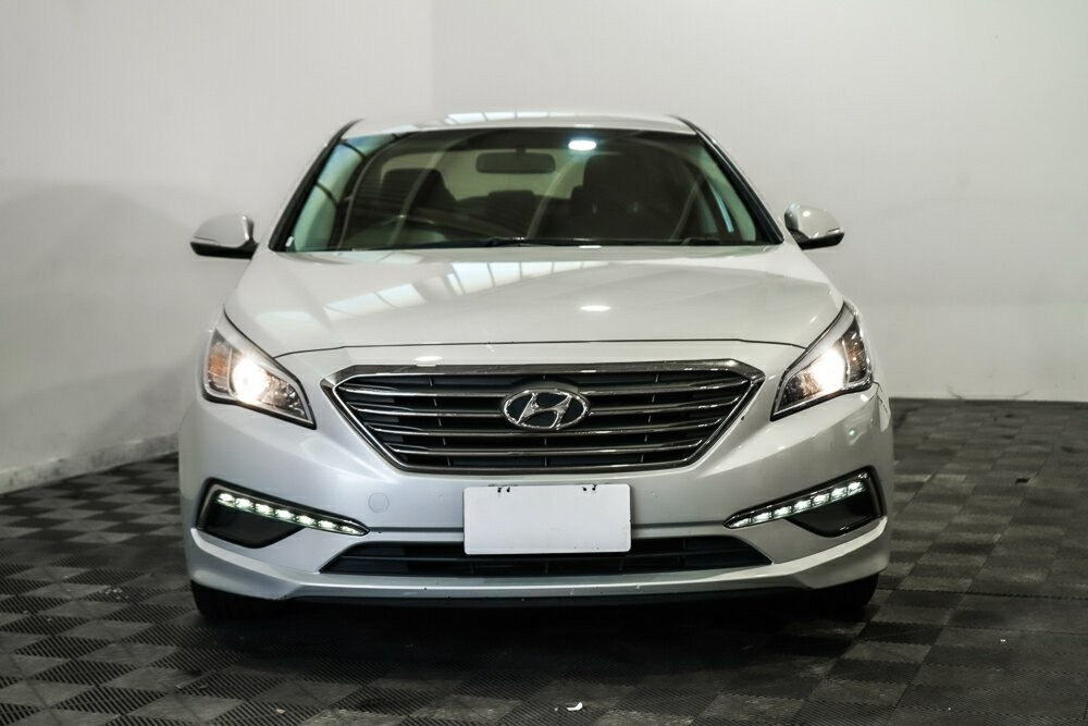Hyundai Sonata image 2