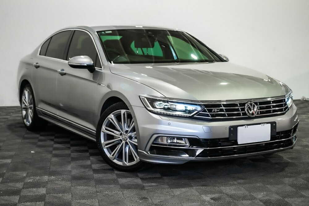 Volkswagen Passat image 1