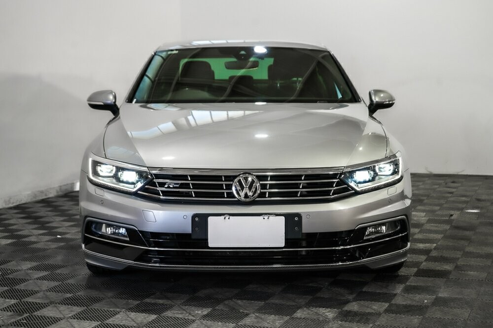 Volkswagen Passat image 3