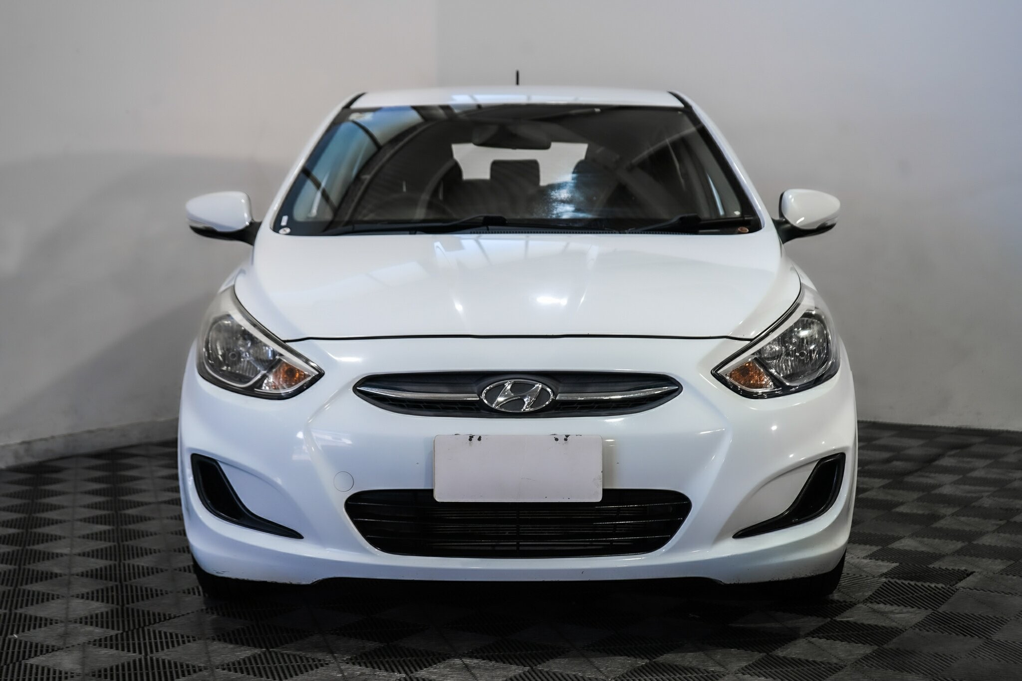 Hyundai Accent image 3