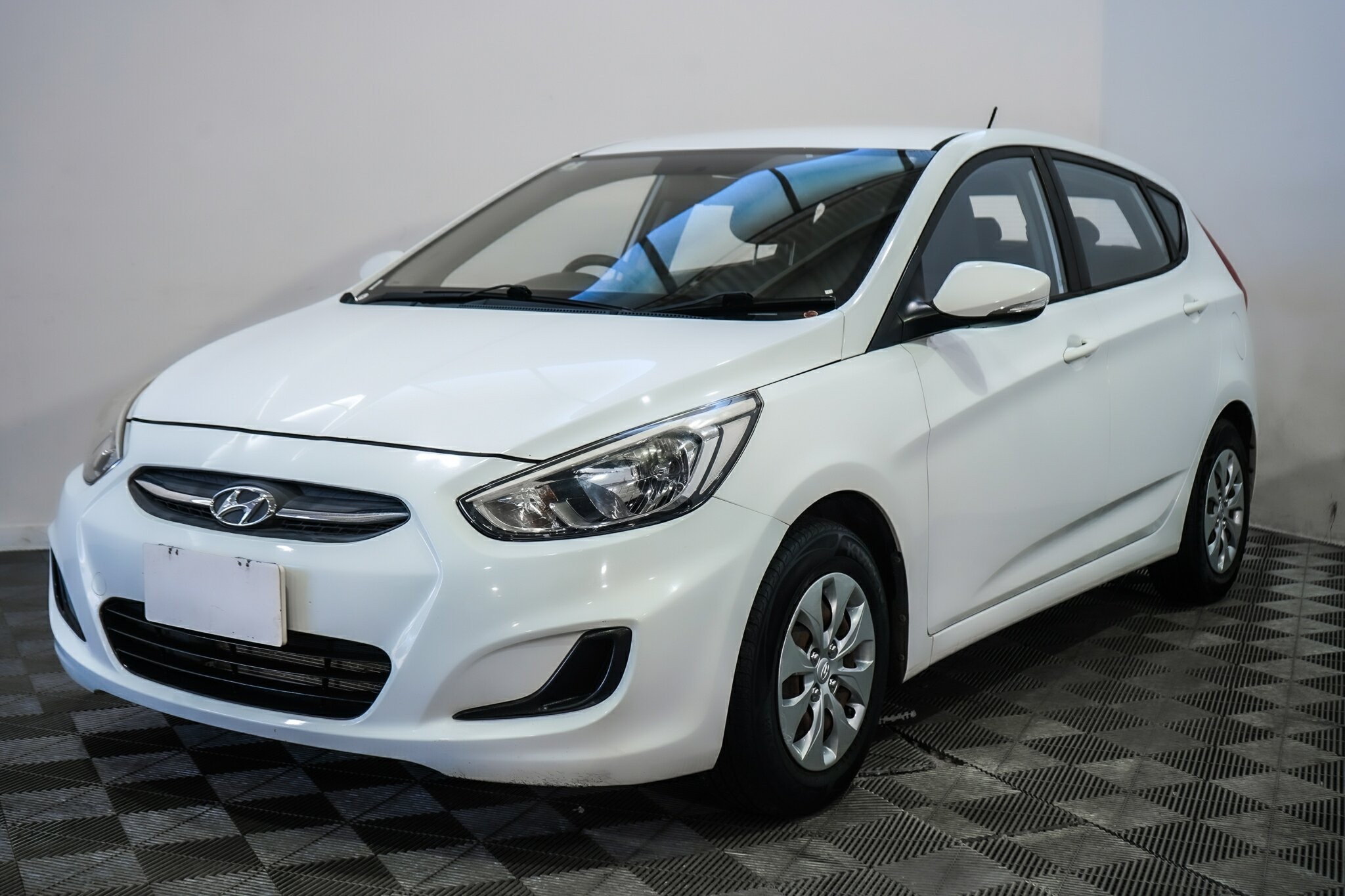 Hyundai Accent image 4