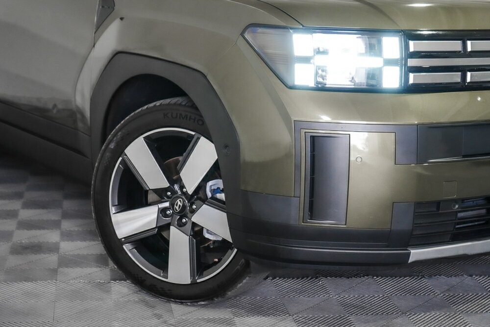 Hyundai Santa Fe image 2