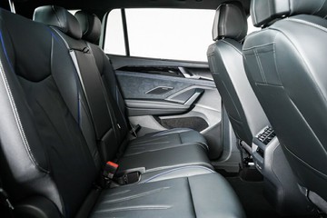 https://vehicle-cdn.autoleague.cloud/17009_7004335_10.jpg