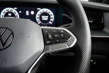 https://vehicle-cdn.autoleague.cloud/17009_7004335_17.jpg