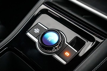 https://vehicle-cdn.autoleague.cloud/17009_7004335_21.jpg