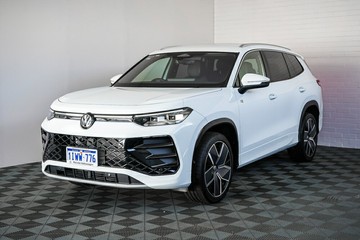 https://vehicle-cdn.autoleague.cloud/17009_7004335_4.jpg