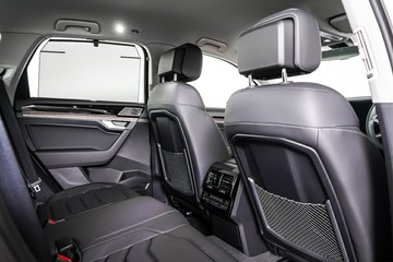 https://vehicle-cdn.autoleague.cloud/17009_7006392_11.jpg