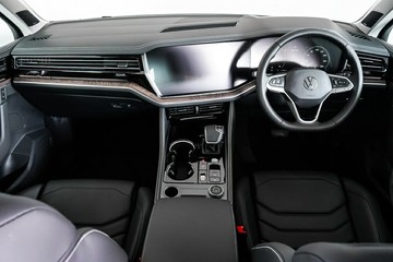 https://vehicle-cdn.autoleague.cloud/17009_7006392_12.jpg