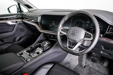 https://vehicle-cdn.autoleague.cloud/17009_7006392_15.jpg