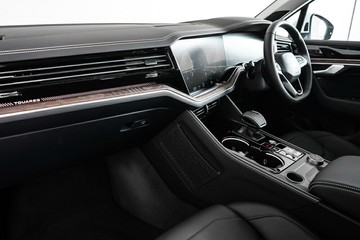 https://vehicle-cdn.autoleague.cloud/17009_7006392_22.jpg