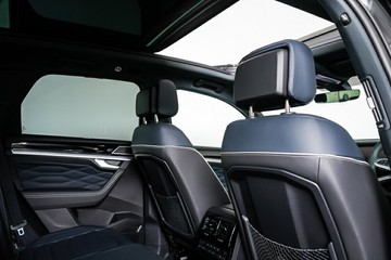 https://vehicle-cdn.autoleague.cloud/17009_7008618_12.jpg