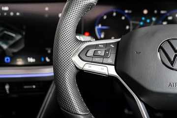 https://vehicle-cdn.autoleague.cloud/17009_7008618_19.jpg
