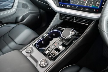 https://vehicle-cdn.autoleague.cloud/17009_7008618_22.jpg
