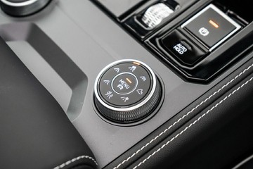 https://vehicle-cdn.autoleague.cloud/17009_7008618_24.jpg