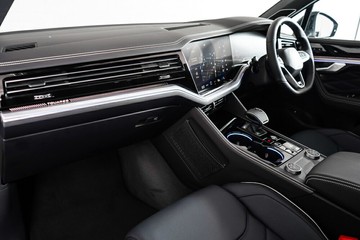 https://vehicle-cdn.autoleague.cloud/17009_7008618_26.jpg