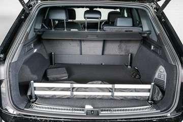 https://vehicle-cdn.autoleague.cloud/17009_7008618_9.jpg