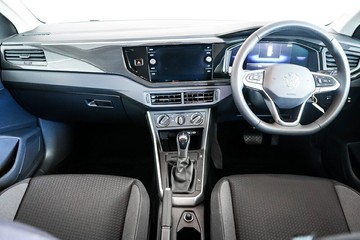 https://vehicle-cdn.autoleague.cloud/17009_7008875_11.jpg